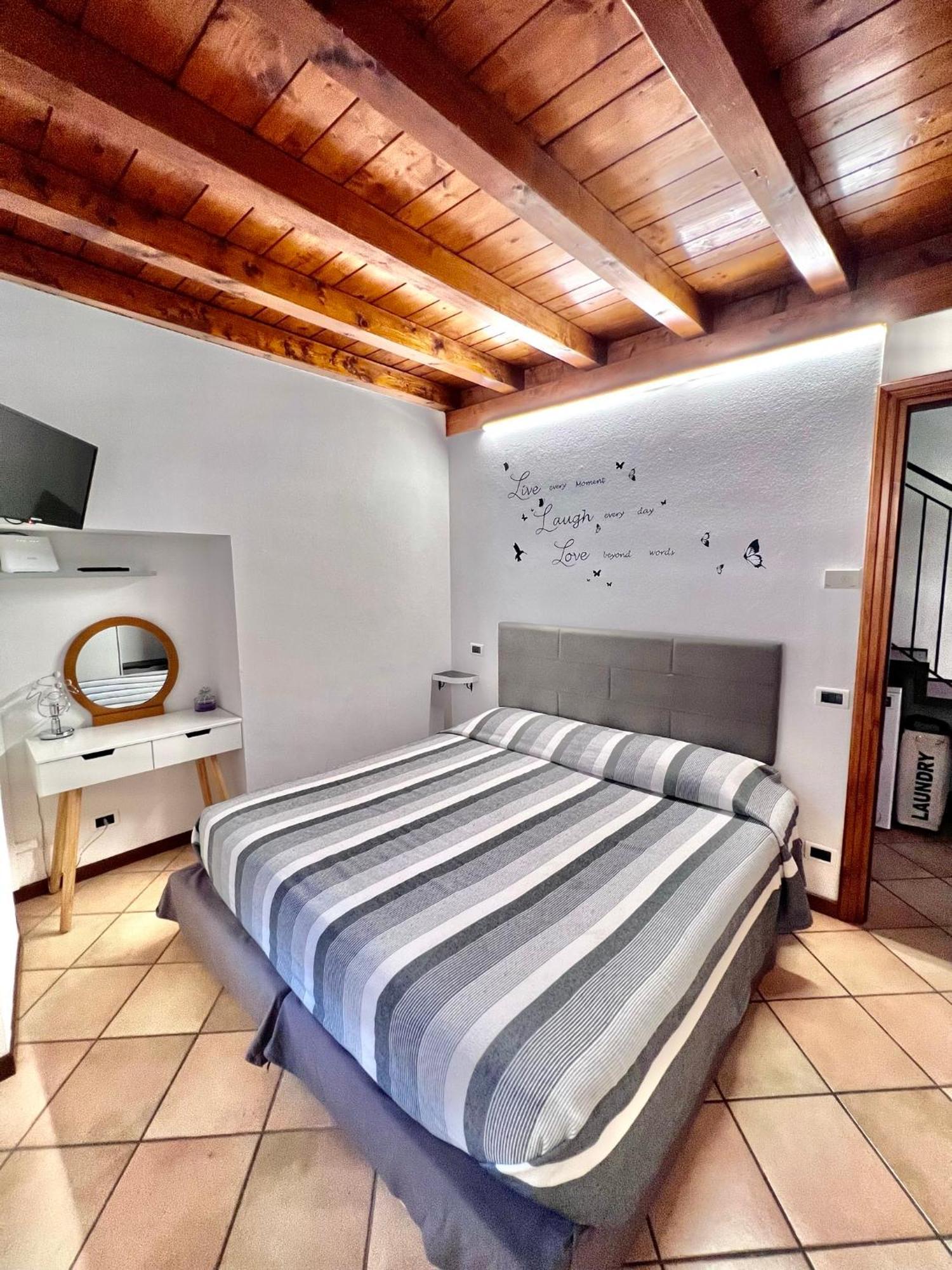 Vittoria Holiday House 斯特雷萨 外观 照片